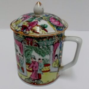 Hand painted Rose Medallion lidded mug China circa 1960