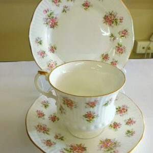 Elizabethan Staffordshire trio circa 1980