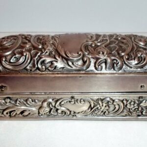 Sterling silver jewellery box by William Comyns & Sons London 1905